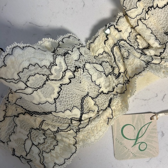 Clo Intimo Fortuna Balconet bra size 32B - Picture 4 of 5